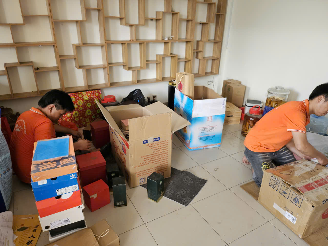 Hình ảnh vận tải Kiều Tiên dọn văn phòng tỉnh ủy Đồng Nai