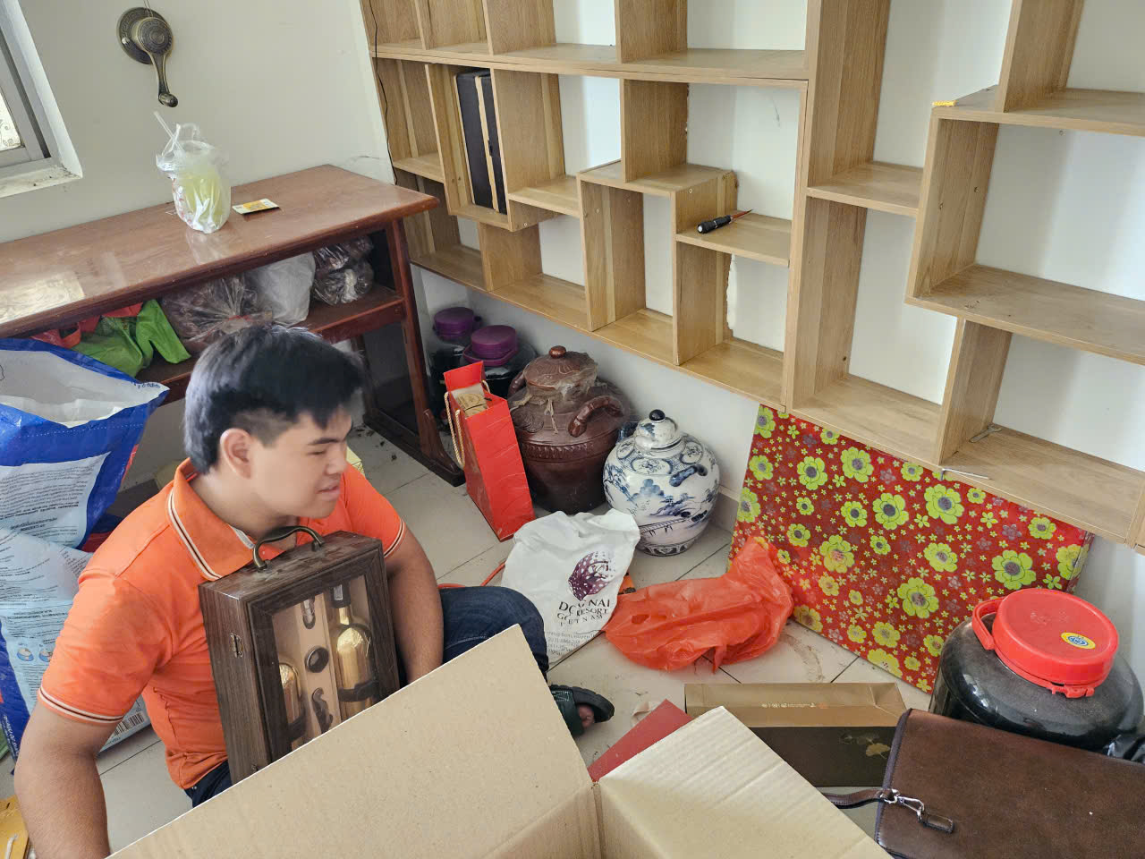 Hình ảnh vận tải Kiều Tiên dọn văn phòng tỉnh ủy Đồng Nai