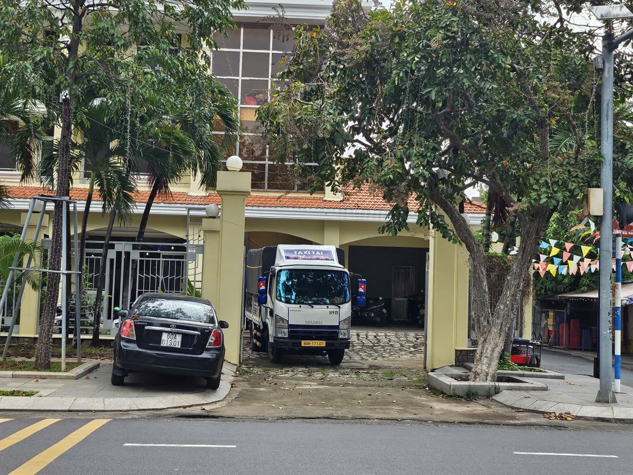 Hình ảnh vận tải Kiều Tiên dọn văn phòng tỉnh ủy Đồng Nai